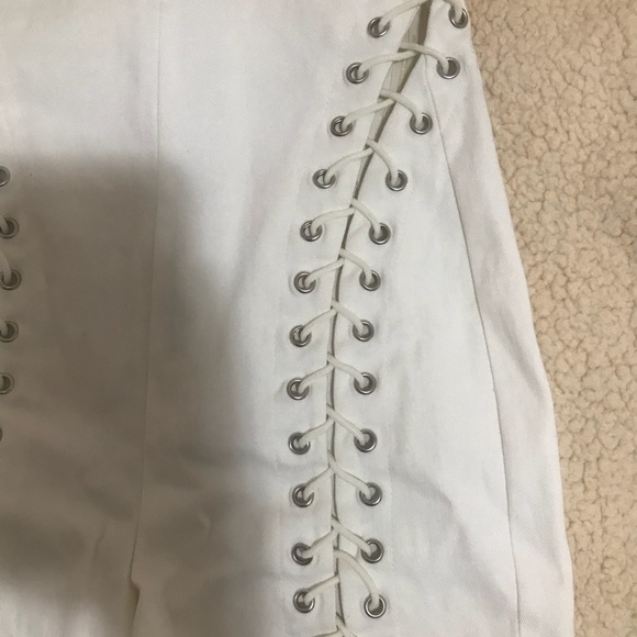 Lace up shorts - Picture 4 of 4